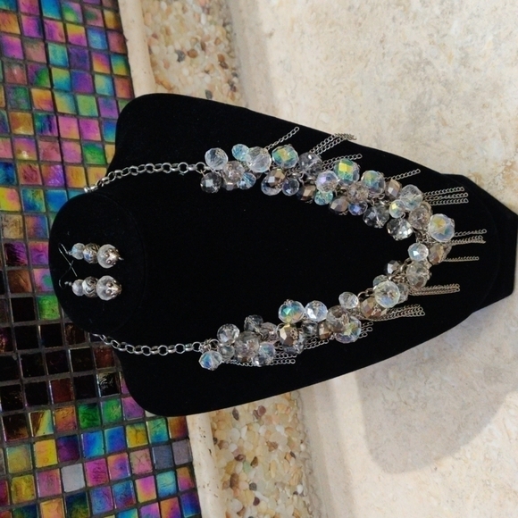 Glamorous Iridescent And Silver Chain Necklace And Earring Set 20" - Picture 1 of 5